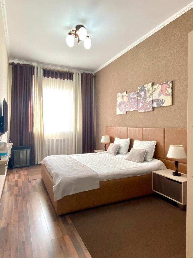 Caravan Hotel Karakol Exterior photo
