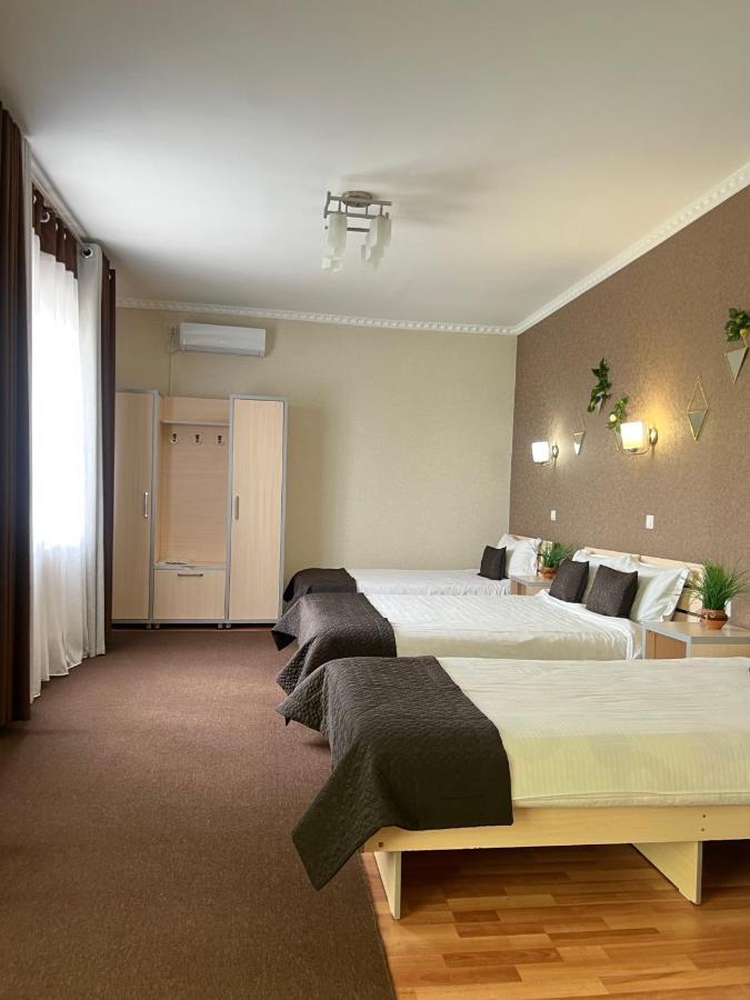 Caravan Hotel Karakol Exterior photo