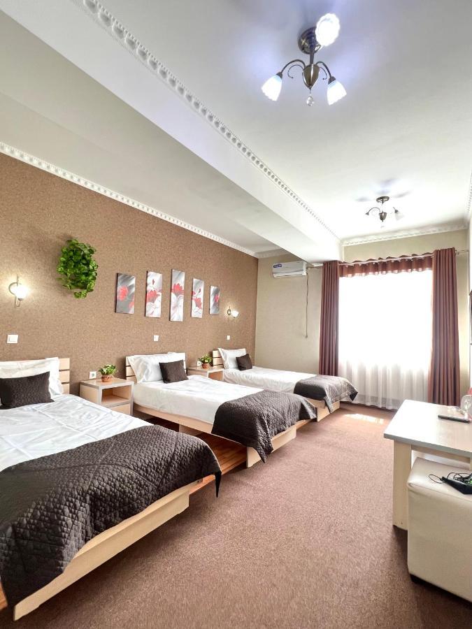Caravan Hotel Karakol Exterior photo