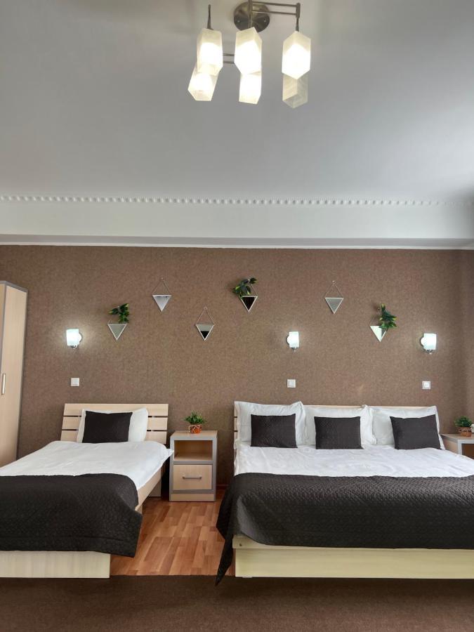 Caravan Hotel Karakol Exterior photo
