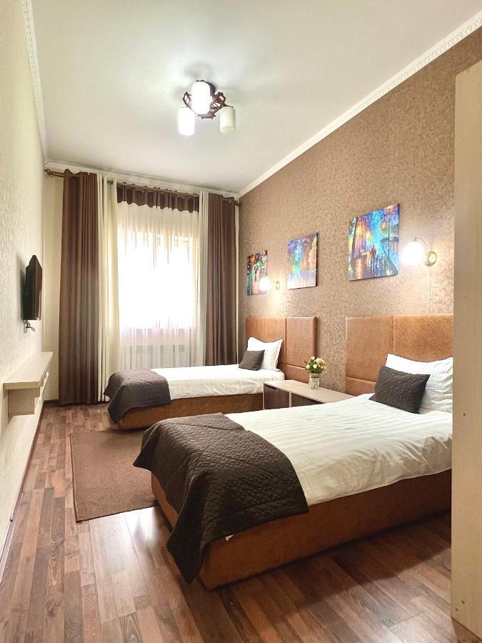 Caravan Hotel Karakol Exterior photo