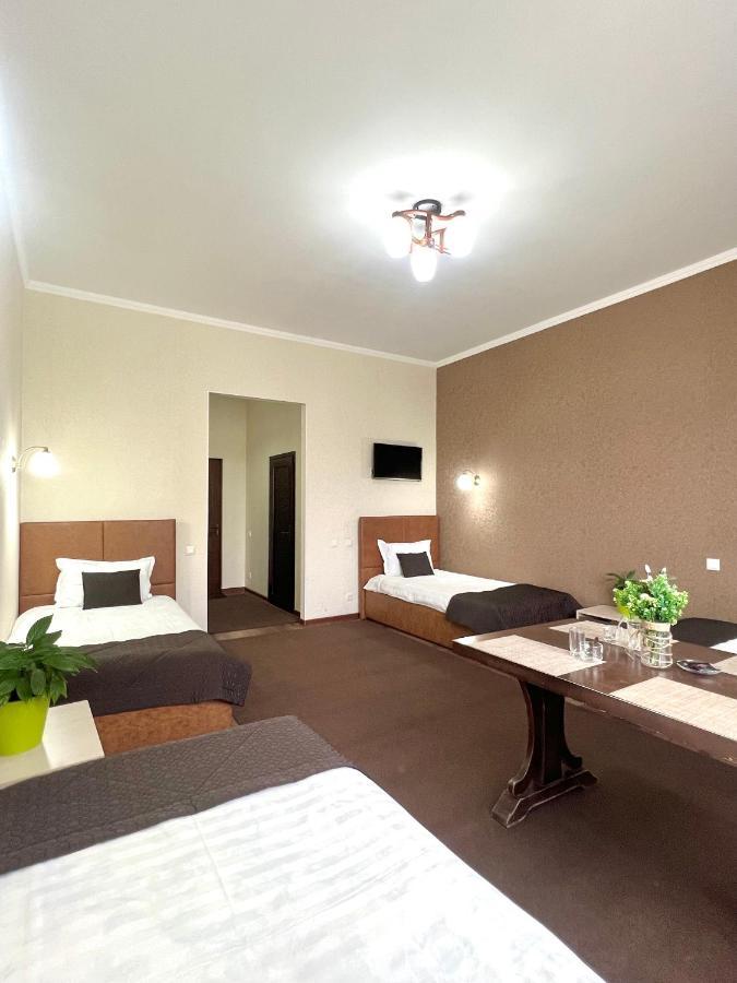 Caravan Hotel Karakol Exterior photo
