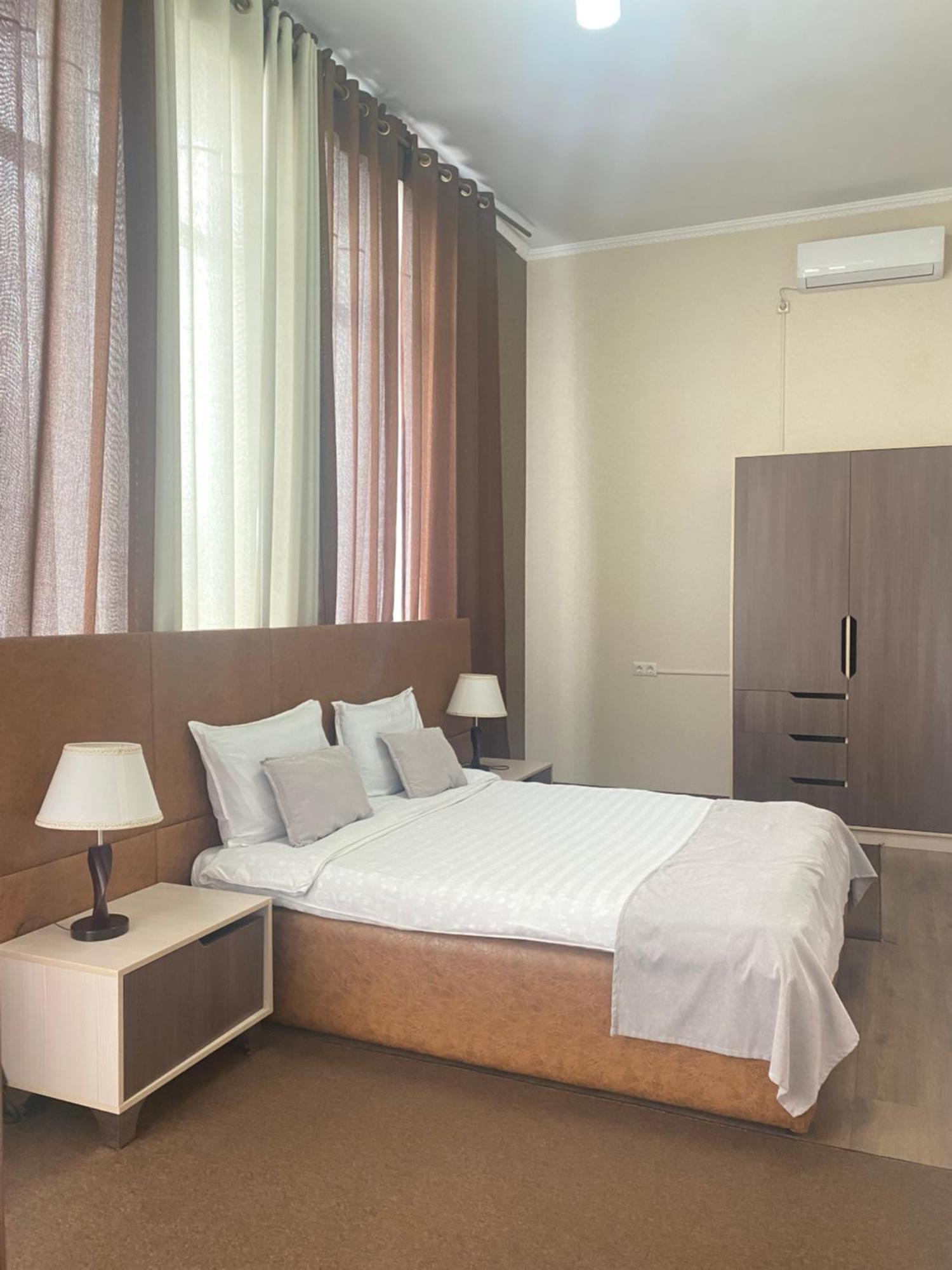 Caravan Hotel Karakol Exterior photo