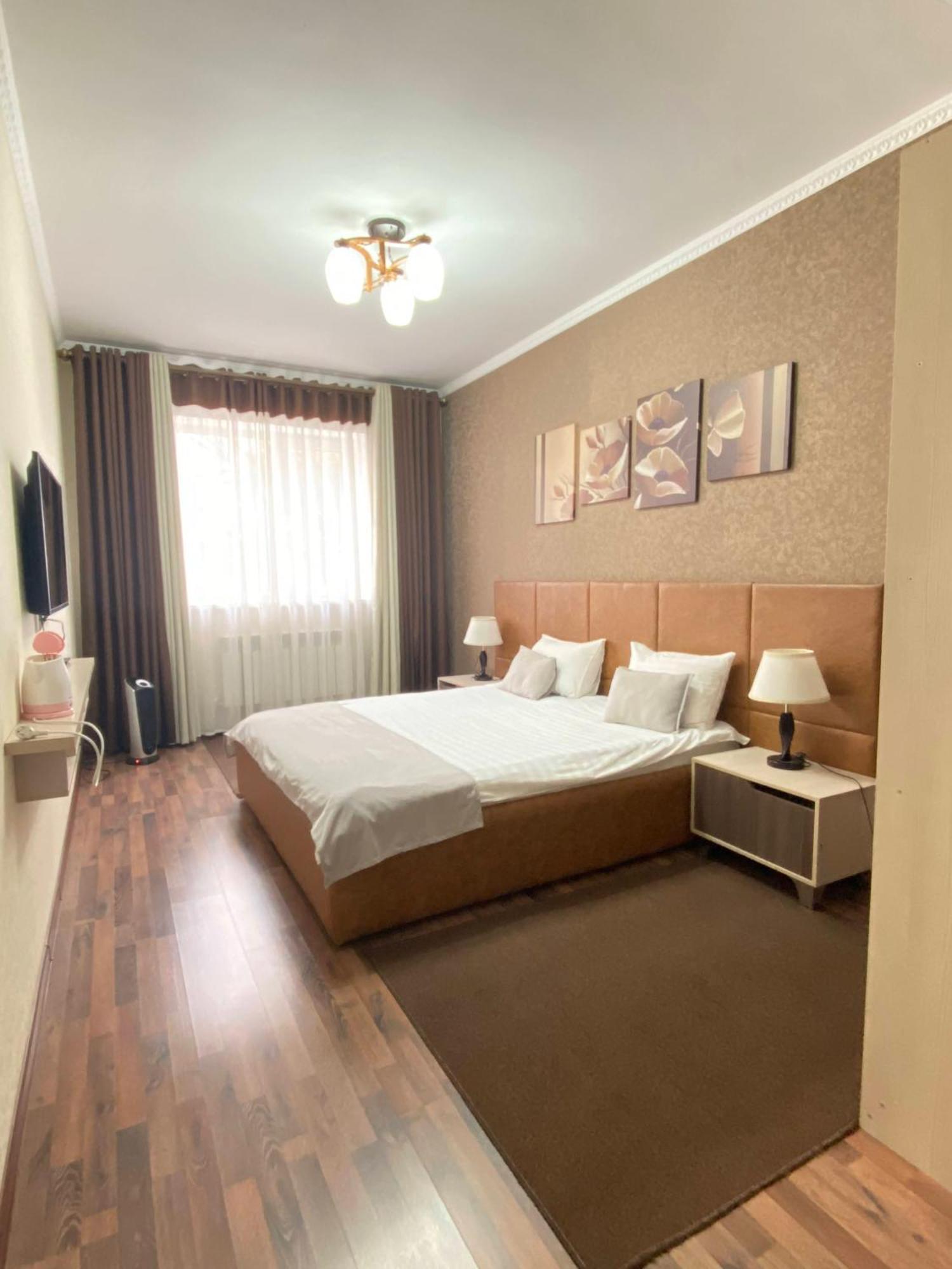 Caravan Hotel Karakol Exterior photo